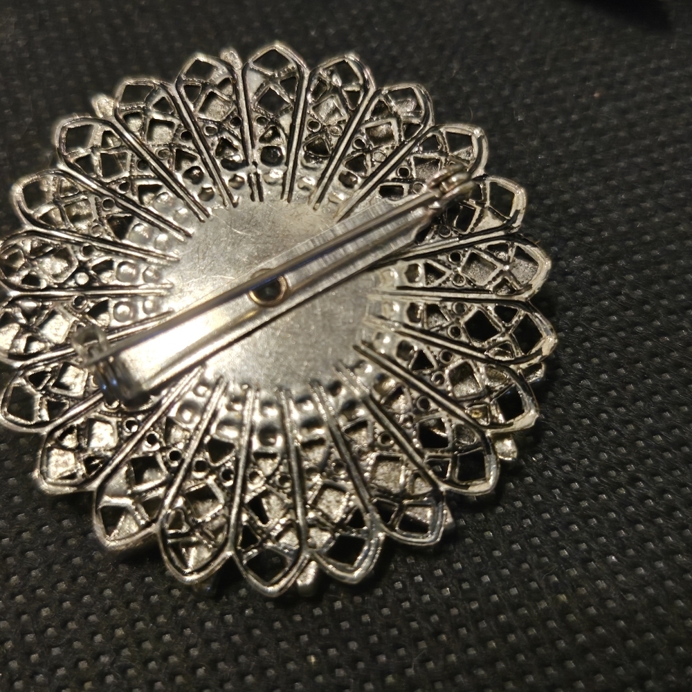 Elegant Silver and Blue Jewelry Set - Picture 3 of 7